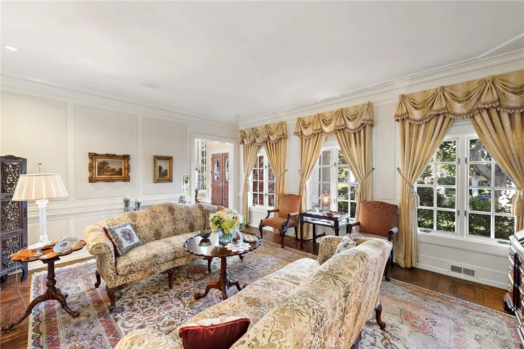 Laguna Hills, California 92653, United States, 6 Bedrooms Bedrooms, ,9 BathroomsBathrooms,Residential,Active,20049