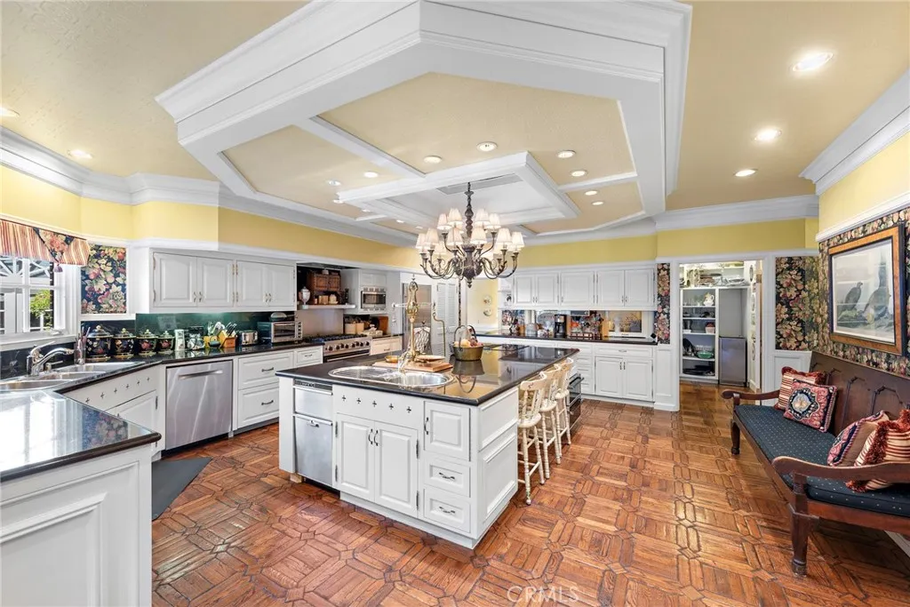 Laguna Hills, California 92653, United States, 6 Bedrooms Bedrooms, ,9 BathroomsBathrooms,Residential,Active,20049