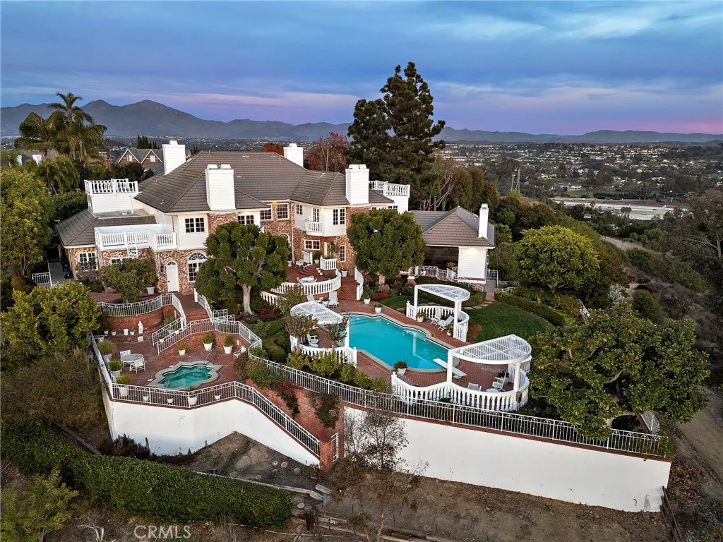 Laguna Hills, California 92653, United States, 6 Bedrooms Bedrooms, ,9 BathroomsBathrooms,Residential,Active,20049