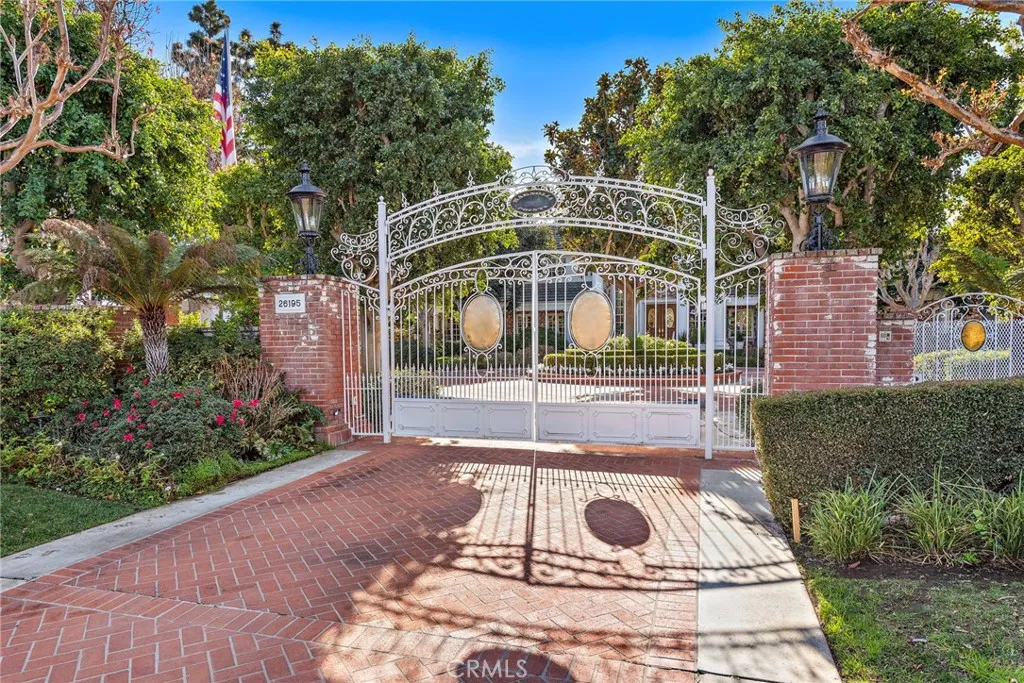 Laguna Hills, California 92653, United States, 6 Bedrooms Bedrooms, ,9 BathroomsBathrooms,Residential,Active,20049