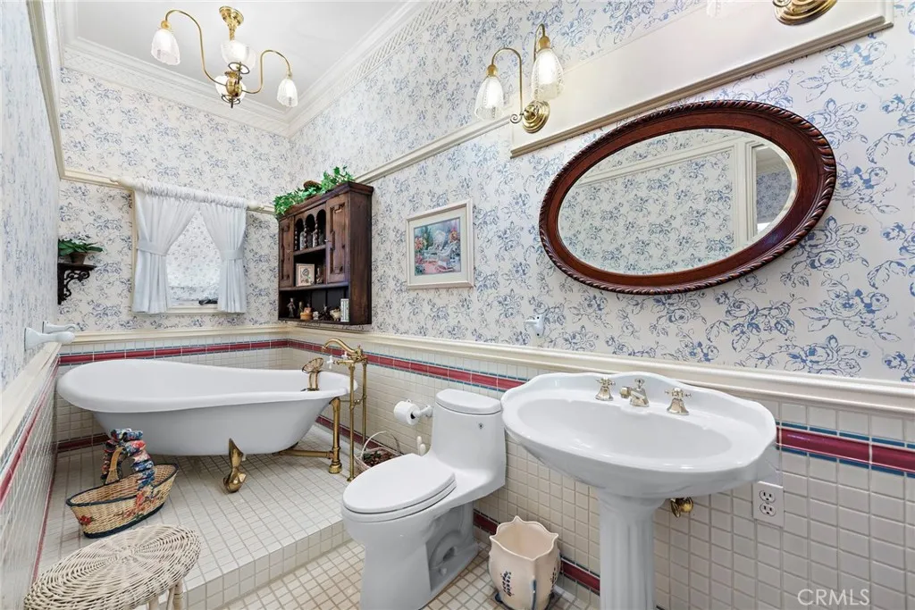 Laguna Hills, California 92653, United States, 6 Bedrooms Bedrooms, ,9 BathroomsBathrooms,Residential,Active,20049