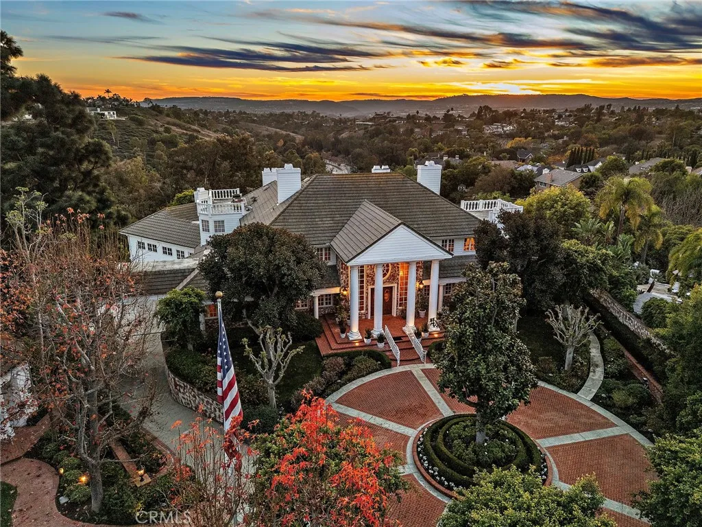 Laguna Hills, California 92653, United States, 6 Bedrooms Bedrooms, ,9 BathroomsBathrooms,Residential,Active,20049