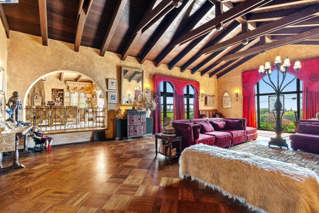 MISSION FOOTHILL - Residential