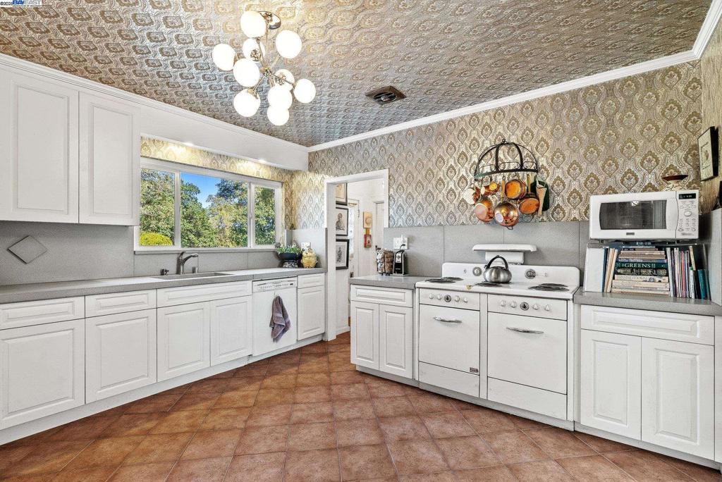 MISSION FOOTHILL - Residential