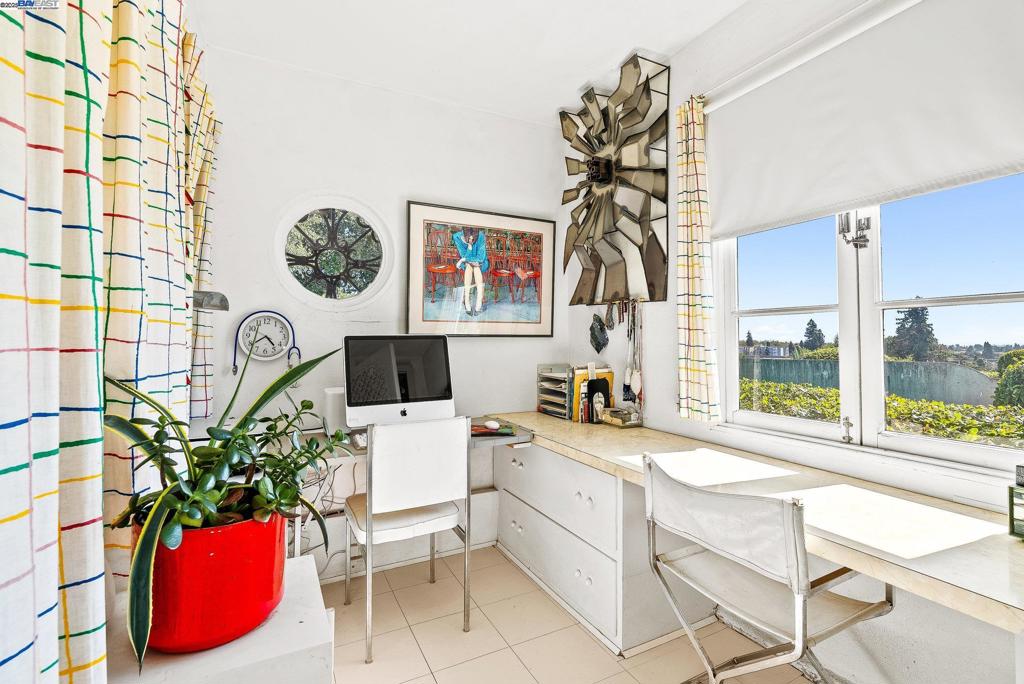 MISSION FOOTHILL - Residential