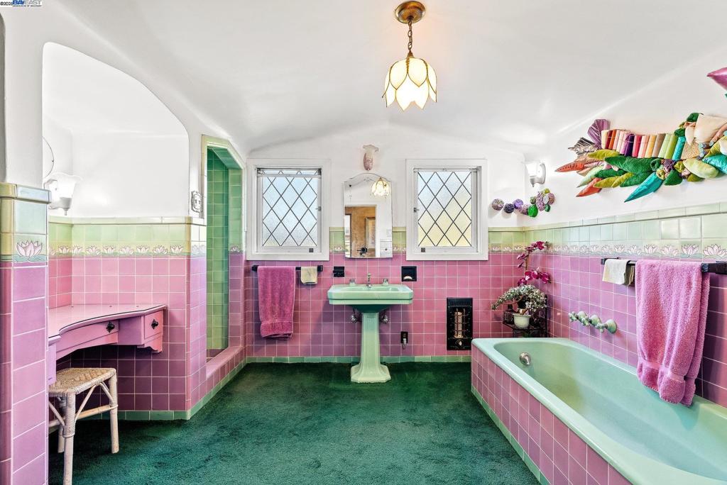 MISSION FOOTHILL - Residential