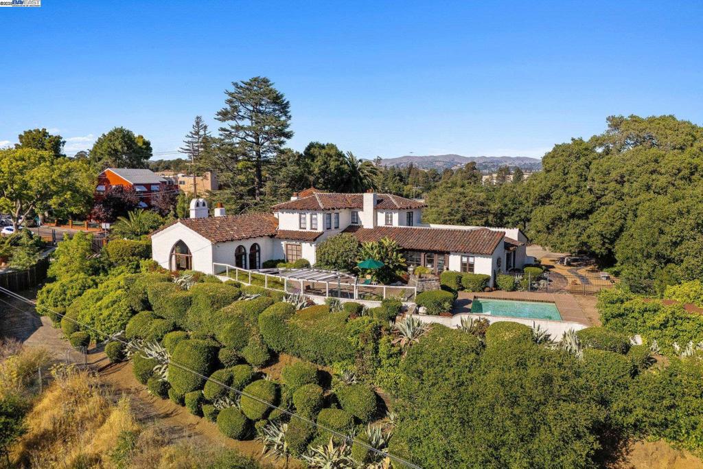 MISSION FOOTHILL - Residential