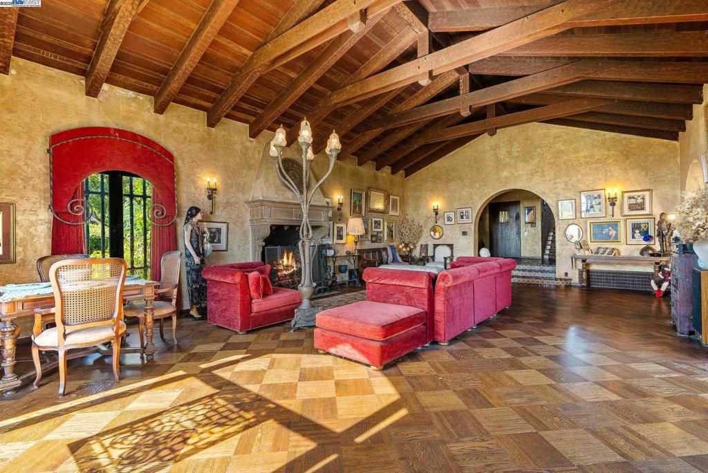 MISSION FOOTHILL - Residential