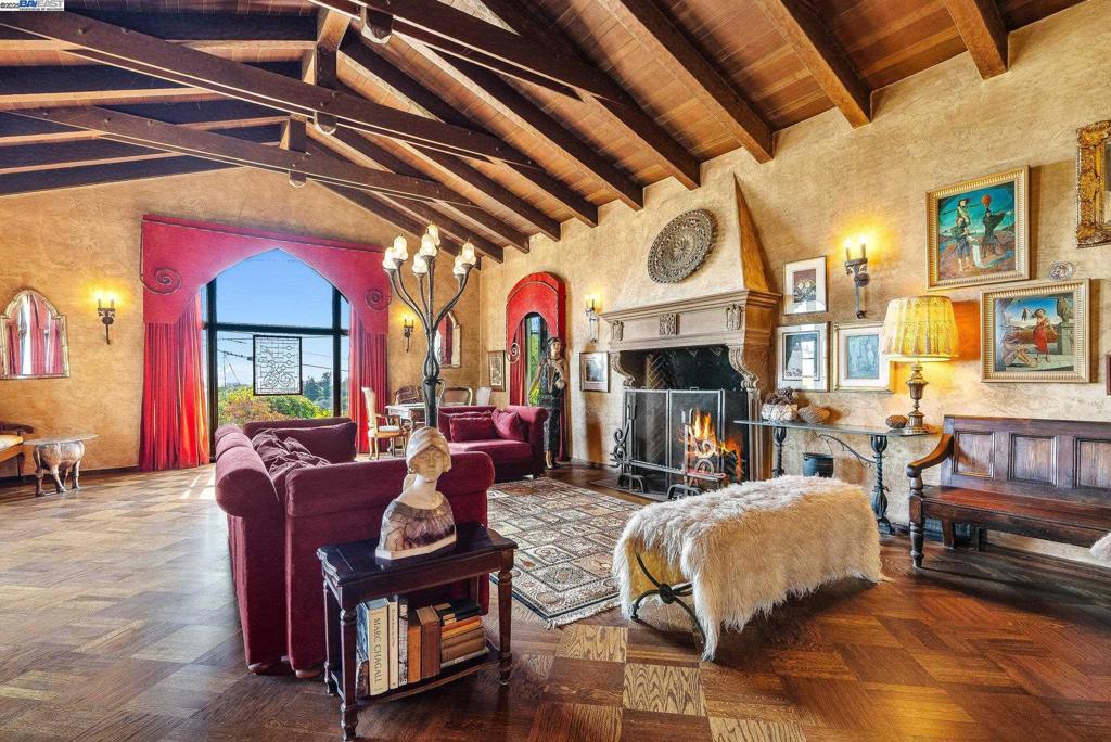 MISSION FOOTHILL - Residential