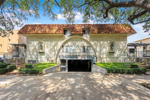 Photo of 333 Riverdale Drive #11, Glendale, CA 91204 (MLS # BB26112701)