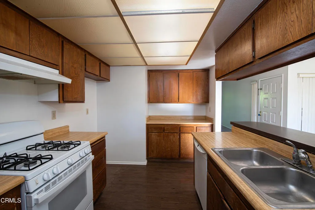 Ventura, California 93001, United States, 2 Bedrooms Bedrooms, ,2 BathroomsBathrooms,Residential,Active,253439