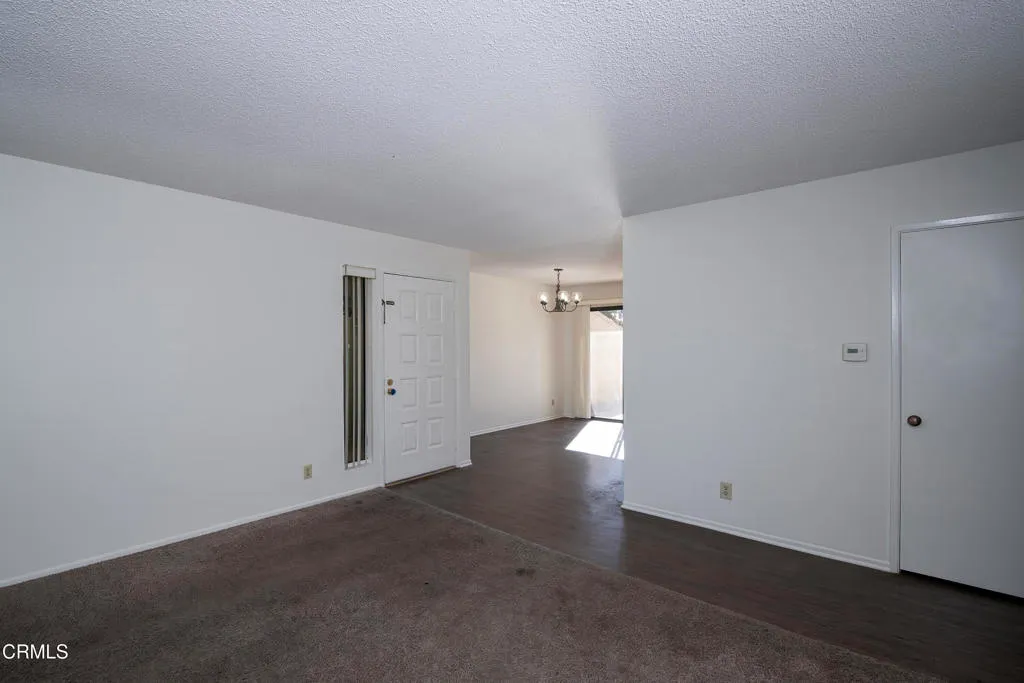 Ventura, California 93001, United States, 2 Bedrooms Bedrooms, ,2 BathroomsBathrooms,Residential,Active,253439