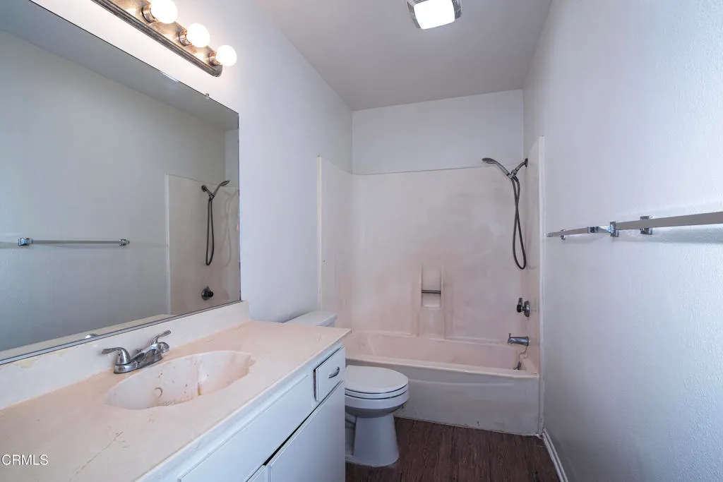 Ventura, California 93001, United States, 2 Bedrooms Bedrooms, ,2 BathroomsBathrooms,Residential,Active,253439