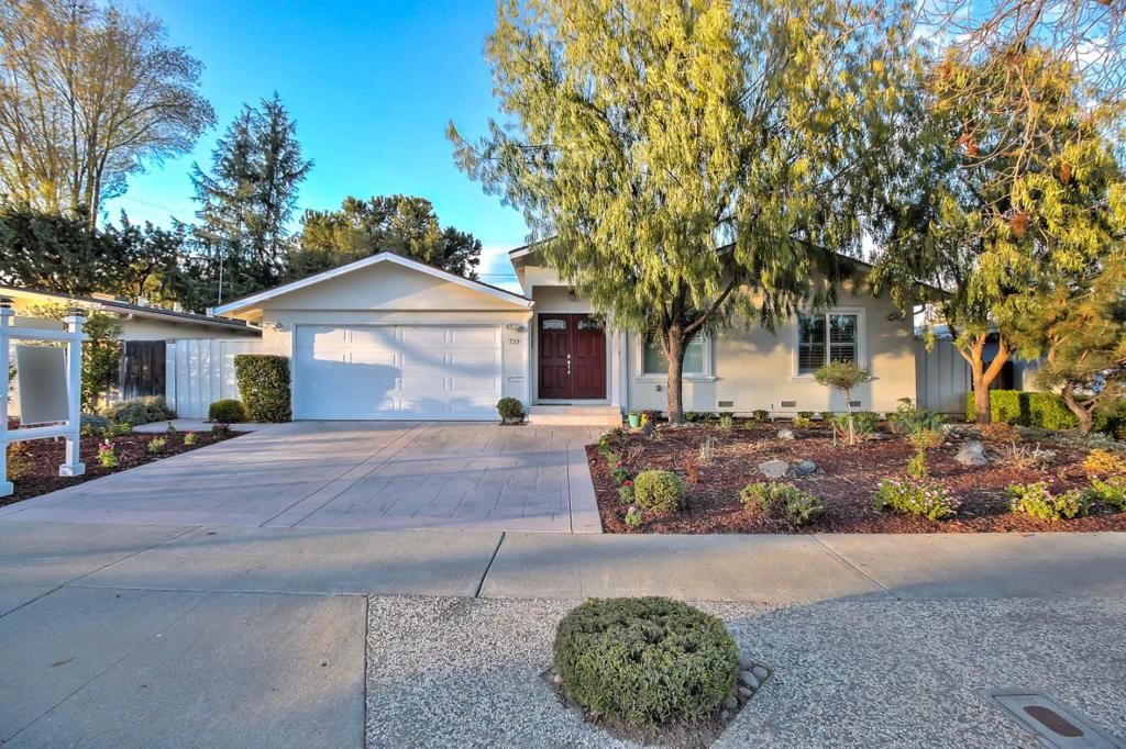 listing image 130723881912037953922