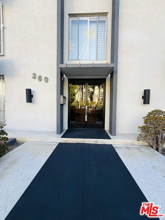 360 S Kenmore Avenue 305, Los Angeles CA 90020