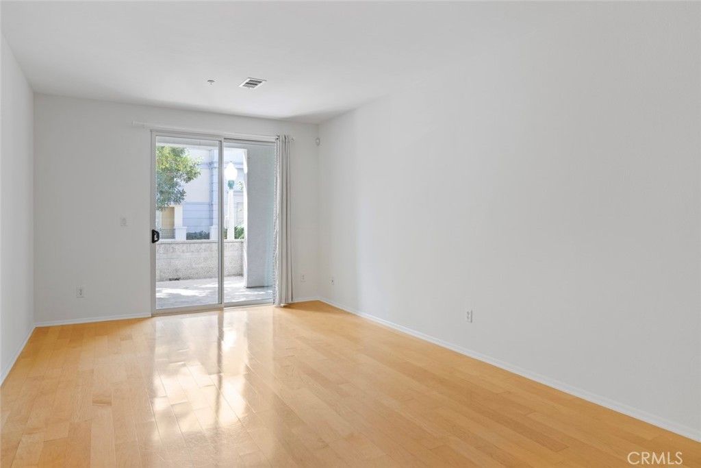 Photo of 6400 Crescent Park E Park #111, Playa Vista, CA 90094 (MLS # SR26082265)