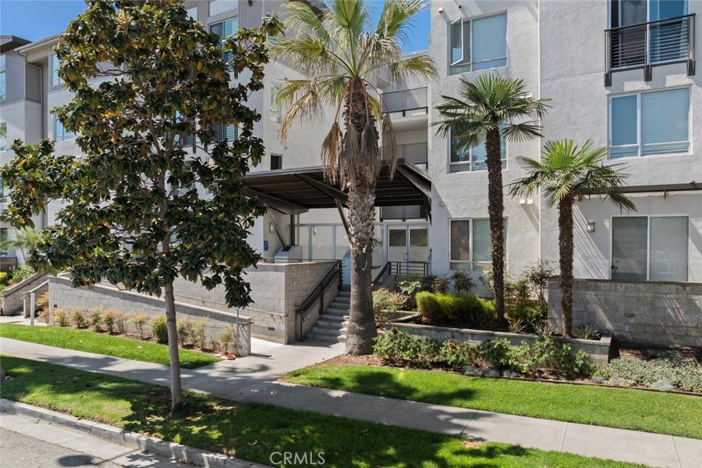 Photo of 6400 Crescent Park E Park #111, Playa Vista, CA 90094 (MLS # SR26082265)