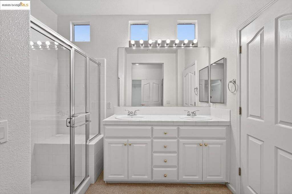 SUMMERSET - Residential