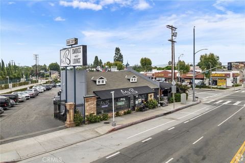Photo of 6000 Woodman Avenue #A1, Van Nuys, CA 91401 (MLS # BB25223833) Photo of 6000 Woodman Avenue #A1, Van Nuys, CA 91401 (MLS # BB25223833)