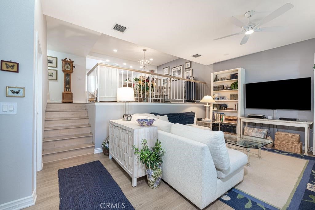 18340 Collins D