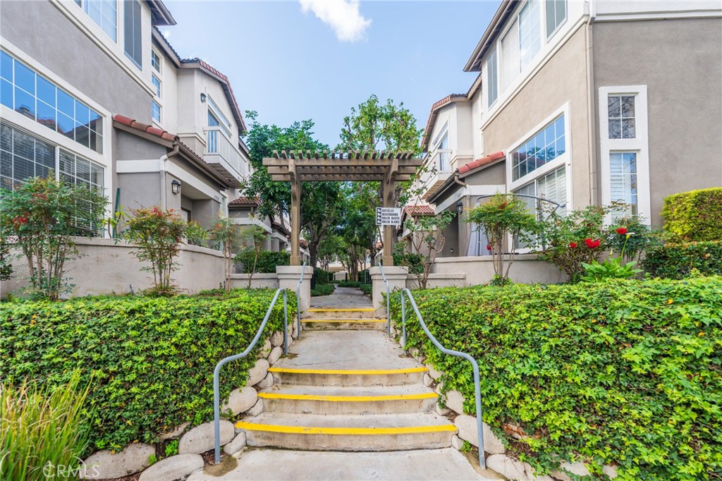 13535 Cobblestone Ln