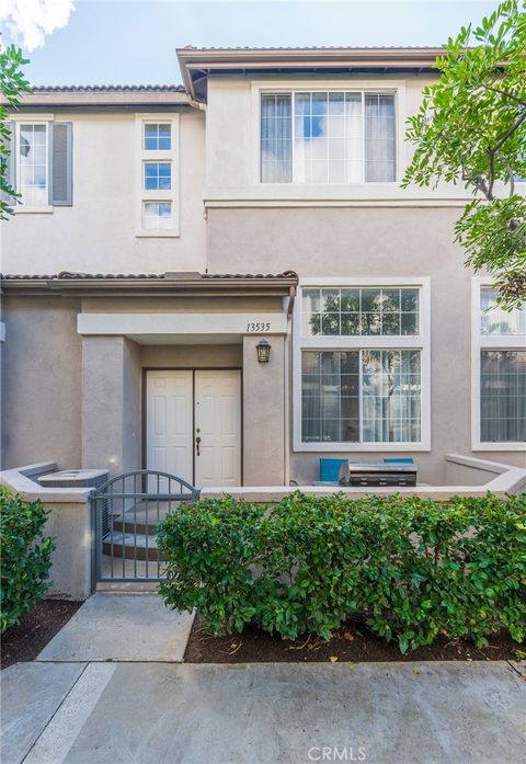 13535 Cobblestone Ln Westminster CA 92683