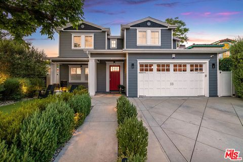 Photo of 10515 Whipple Street, Toluca Lake, CA 91602 (MLS # 26832339)