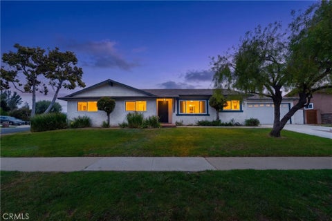 Photo of 4694 Walnut AVE, Simi Valley, CA 93063 (MLS # SR26144215)
