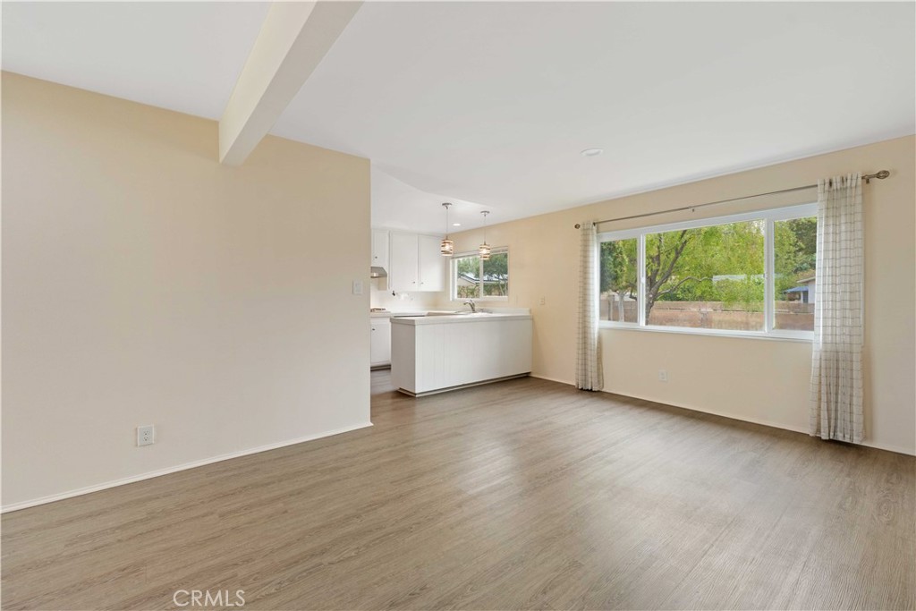 4694 Walnut