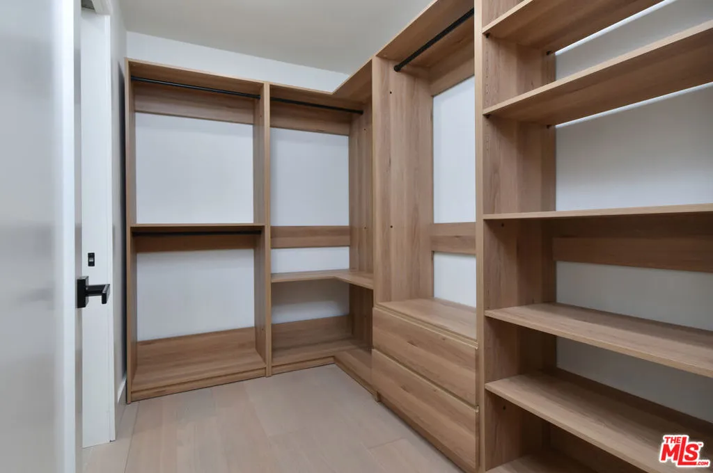 Encino, California 91436, United States, 4 Bedrooms Bedrooms, ,2 BathroomsBathrooms,Residential,Active,159160