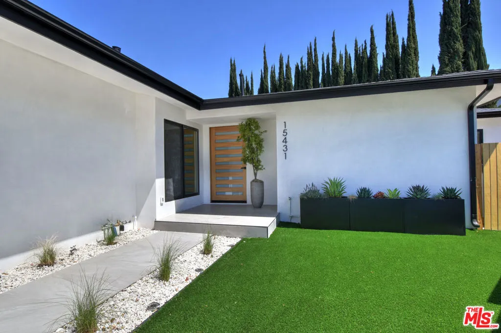 Encino, California 91436, United States, 4 Bedrooms Bedrooms, ,2 BathroomsBathrooms,Residential,Active,159160