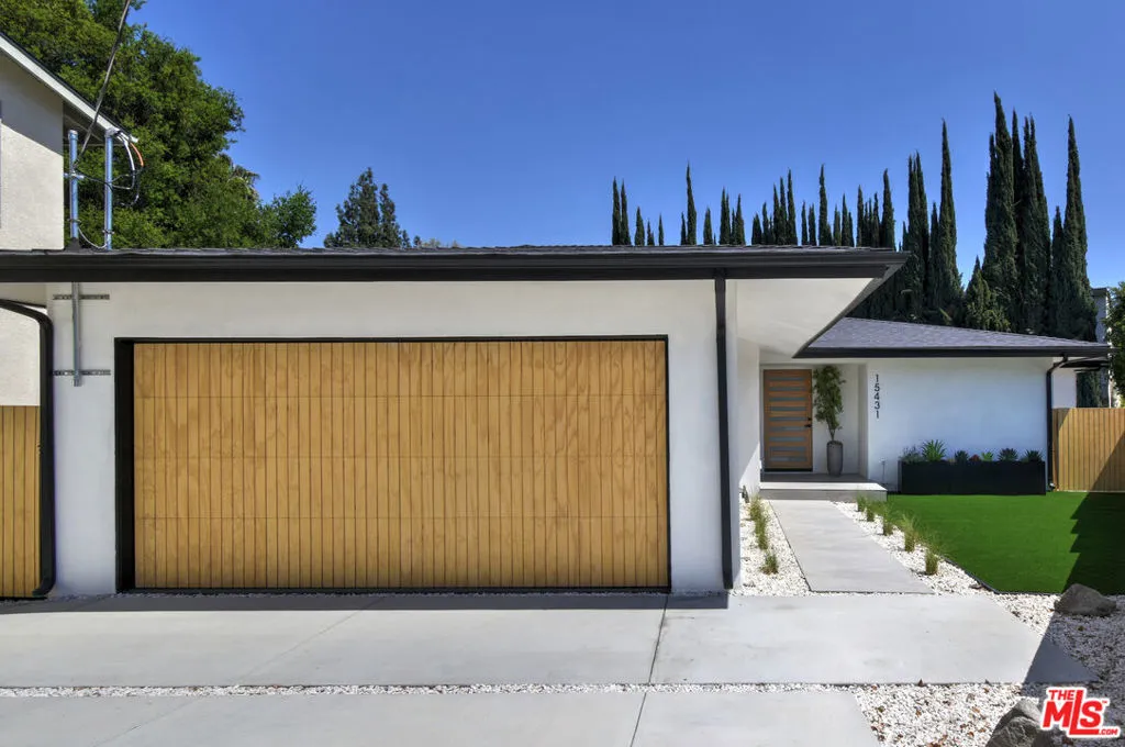 Encino, California 91436, United States, 4 Bedrooms Bedrooms, ,2 BathroomsBathrooms,Residential,Active,159160