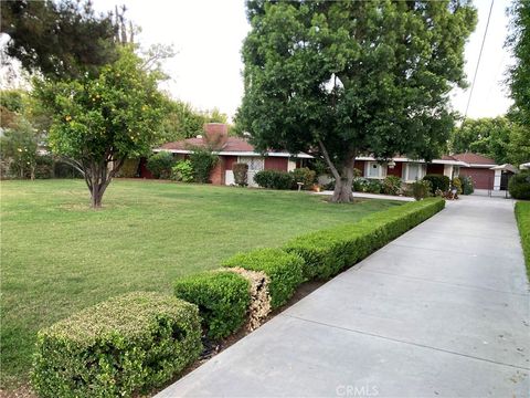 Photo of 23540 Collins ST, Woodland Hills, CA 91367 (MLS # SR26099210)