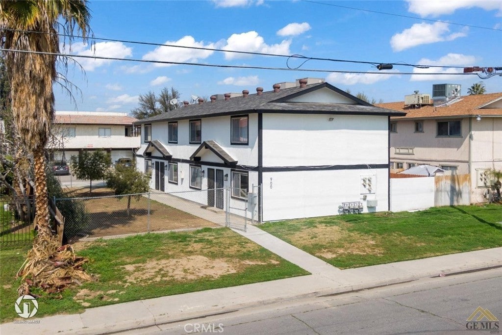 900 Pacheco