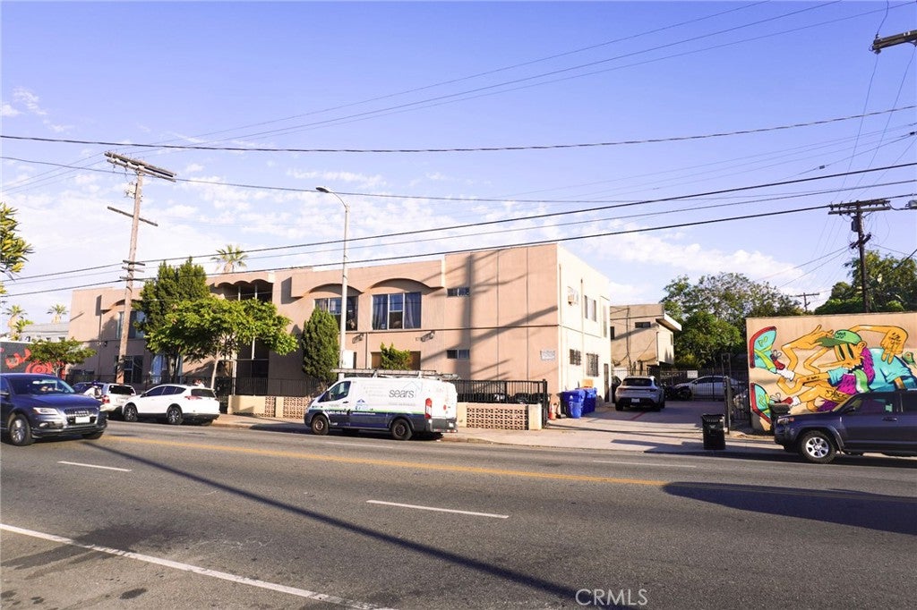 1639 S Hobart