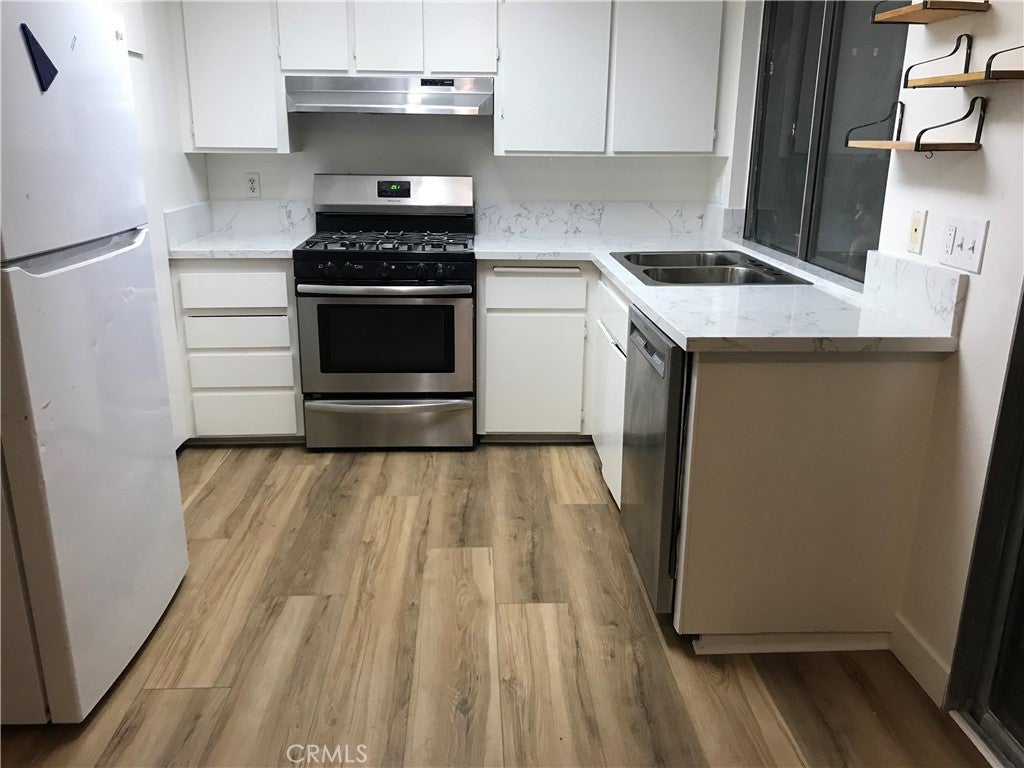 18552 DEMION Lane