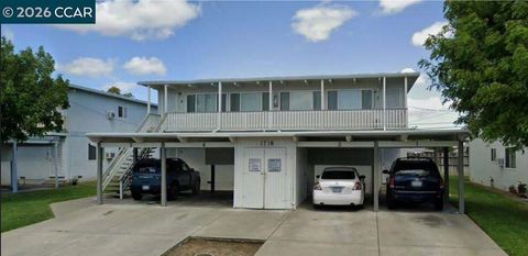 Photo of 1718 Fillmore Street St, Fairfield, CA 94533 (MLS # 41132567)