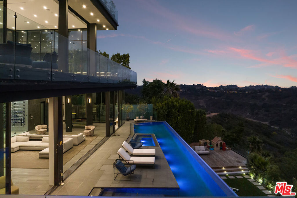 2304 Donella Circle