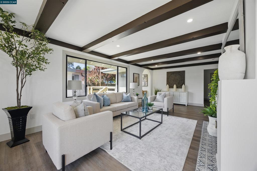 212 Indio Dr
