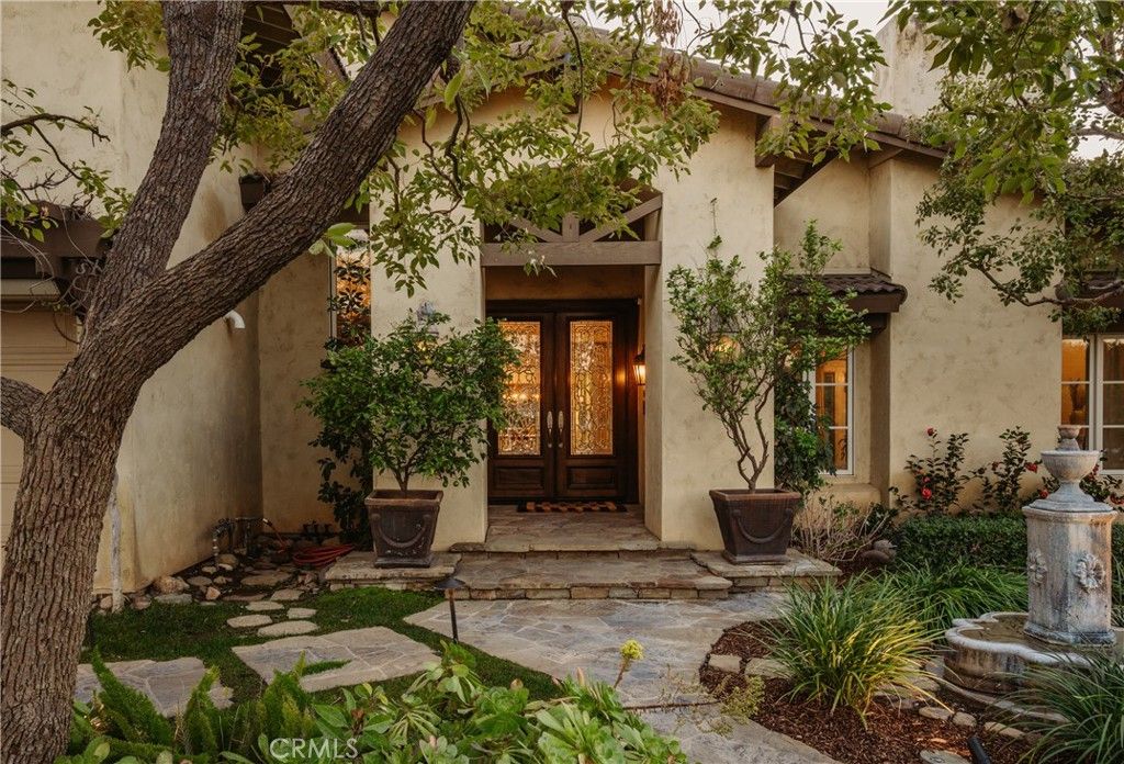 Photo of 18162 Stratford Circle, Villa Park, CA 92861 (MLS # OC26042280)