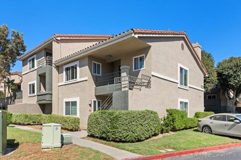 Photo of 7425 Charmant Dr DR #2601, San Diego, CA 92122 (MLS # 260024360SD)