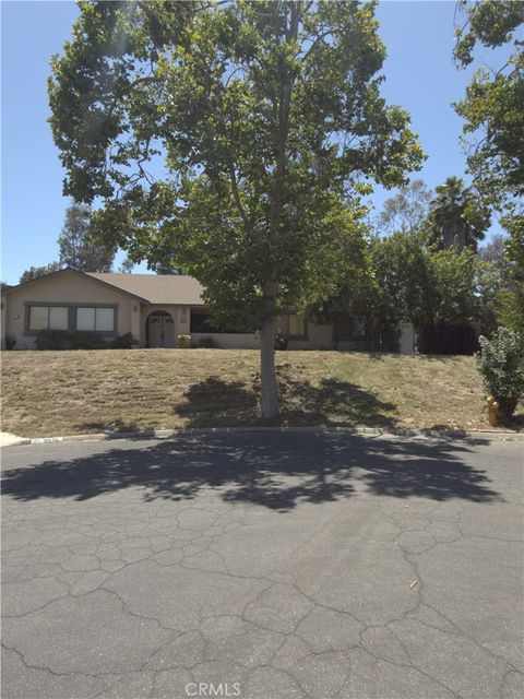 Photo of 30311 Colina Verde Street, Temecula, CA 92592 (MLS # SW26112427)