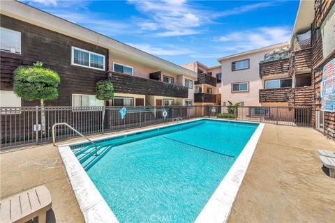 Photo of 5349 Newcastle AVE #56, Encino, CA 91316 (MLS # SR26167176)