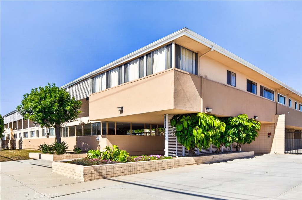 15312 S Normandie 207