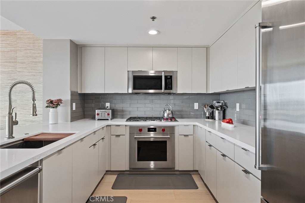 411 W Seaside 1103