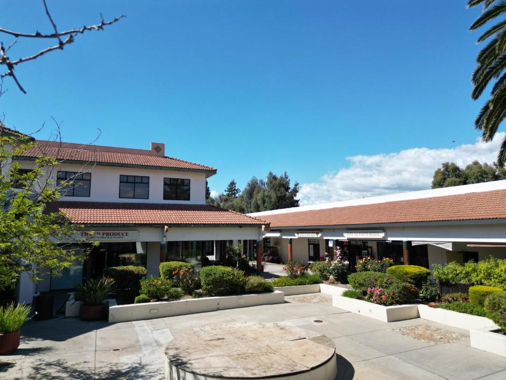 - Commercial Lease