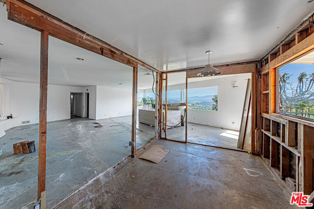 14301 Mulholland Drive