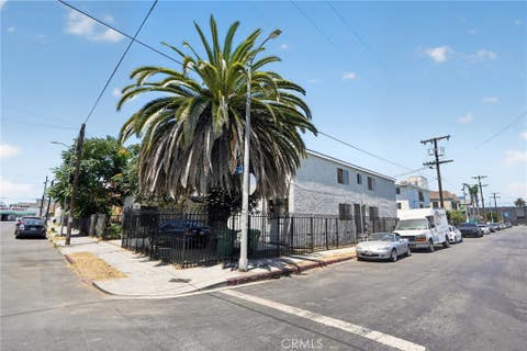 Photo of 427 E 25th Street, Los Angeles, CA 90011 (MLS # PW26186112)