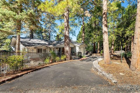 Photo of 52200 Golden Leaf Trail, Idyllwild, CA 92549 (MLS # 219135963DA)