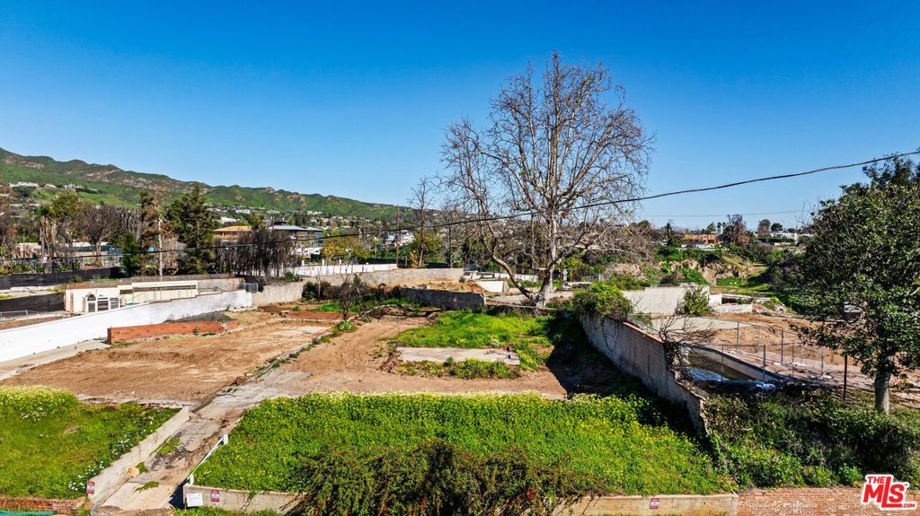 314 N Las Casas Avenue